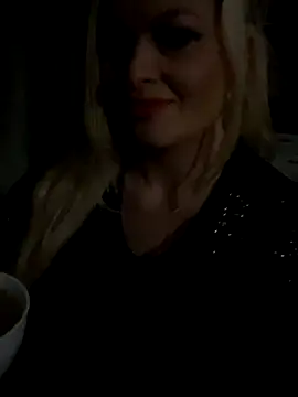 Snapshot of Lisavontease chatting on 12/03/24, 09:12 Lisavontease online show from 12/03/24, 09:12