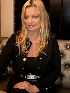 Snapshot of Lisavontease chatting on 10/05/25, 03:27 Lisavontease online show from 10/05/25, 03:27