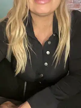 Lisavontease online show from 12/05/25, 08:27