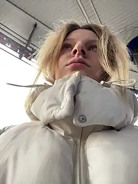 Snapshot of MaryHiggins chatting on 03/01/26, 09:11 MaryHiggins online show from 03/01/26, 09:11