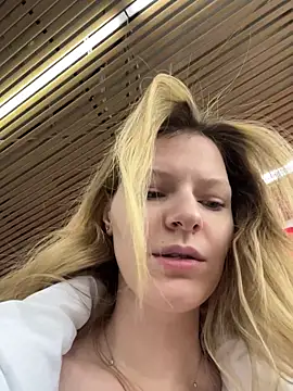 Snapshot of MaryHiggins chatting on 03/02/26, 12:45 MaryHiggins online show from 03/02/26, 12:45