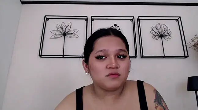 Snapshot of EmpressYna chatting on 03/20/25, 05:57 EmpressYna online show from 03/20/25, 05:57