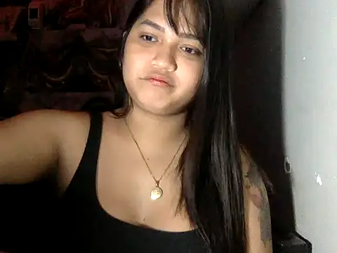 Snapshot of EmpressYna chatting on 04/14/26, 01:00 EmpressYna online show from 04/14/26, 01:00