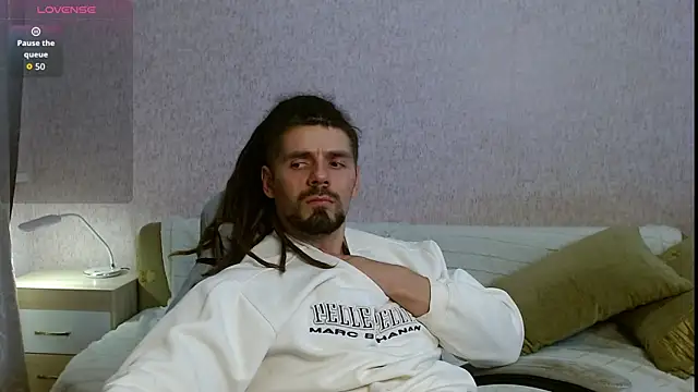 Aestheticguy101 online show from 10/15/25, 02:28