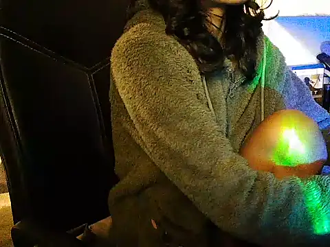 Snapshot of exude_diya chatting on 01/16/25, 03:34 exude diya online show from 01/16/25, 03:34