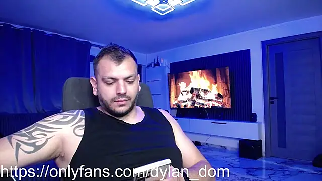 dyllan dom  online show from 04/30/26, 09:52