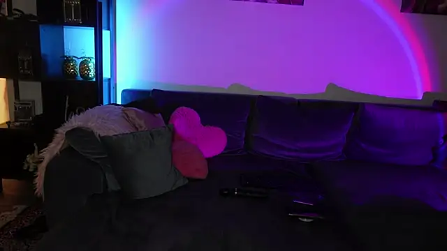 LexiCoco online show from 02/01/25, 05:16