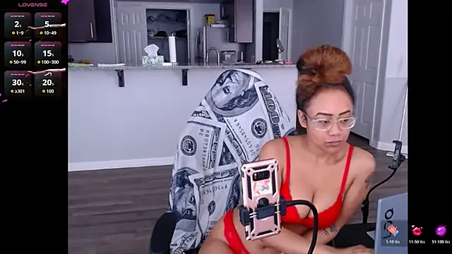 Snapshot of RylHoneyy chatting on 06/07/26, 05:27 RylHoneyy online show from 06/07/26, 05:27
