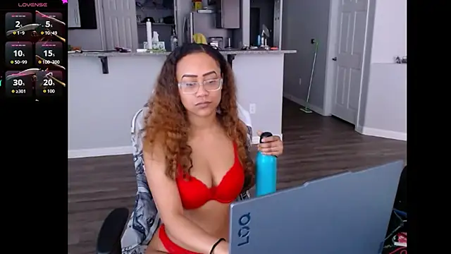 Snapshot of RylHoneyy chatting on 06/20/26, 07:49 RylHoneyy online show from 06/20/26, 07:49