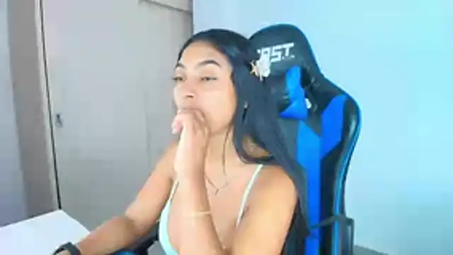 sophiax-x online show from 10/23/25, 05:12