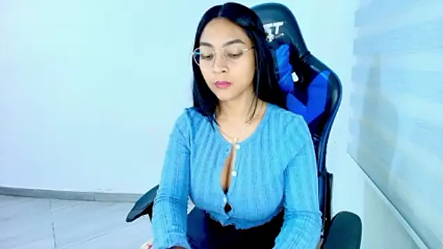 sophiax-x online show from 04/16/26, 11:51