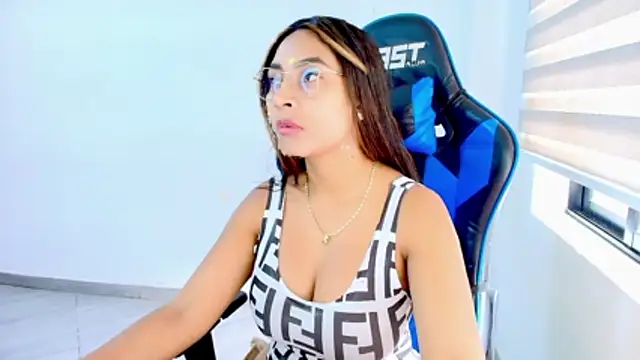 sophiax-x online show from 05/19/26, 03:07