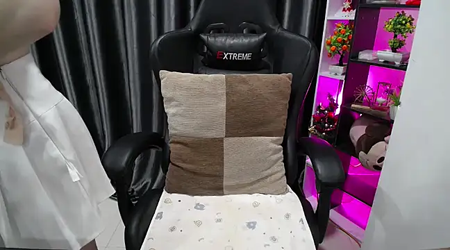 Yuki-yio online show from 02/25/25, 01:20