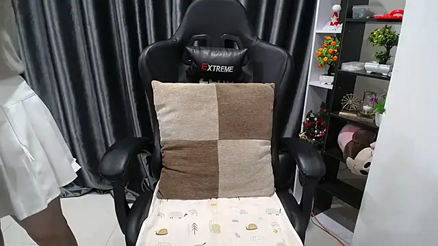 Yuki-yio online show from 03/13/25, 01:21