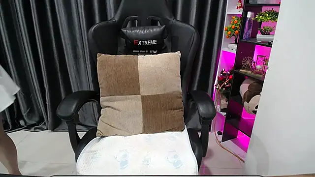 Yuki-yio online show from 09/12/25, 01:17