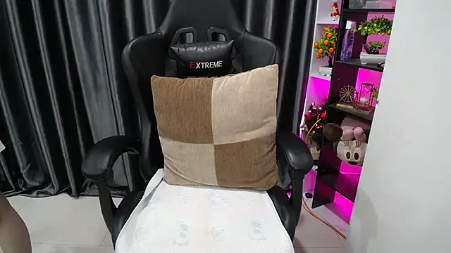 Yuki-yio online show from 09/22/25, 01:18