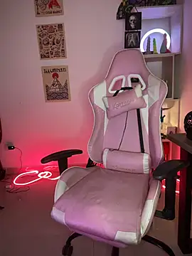 Snapshot of Emma_Wish chatting on 11/20/25, 09:58 Emma Wish online show from 11/20/25, 09:58