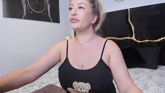 lisa2018 online show from 03/11/25, 01:26