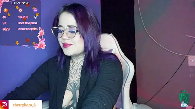 Snapshot of cherrybom_ chatting on 12/13/24, 05:38 cherrybom online show from 12/13/24, 05:38