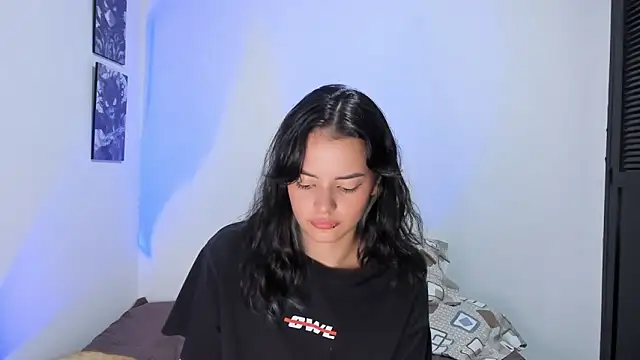 Snapshot of Abby_Saenz01 chatting on 09/24/25, 06:00 Abby Saenz01 online show from 09/24/25, 06:00