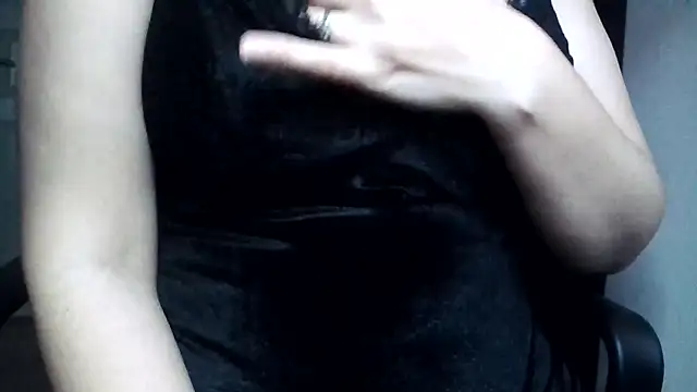 Snapshot of Nora_NRI chatting on 11/01/25, 09:39 Nora NRI online show from 11/01/25, 09:39