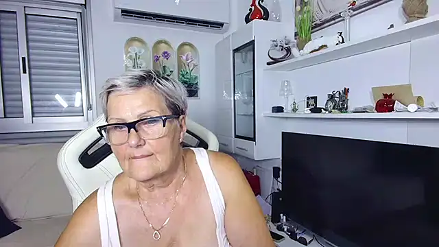 Snapshot of Selenna57 chatting on 07/16/26, 05:30 Selenna57 online show from 07/16/26, 05:30