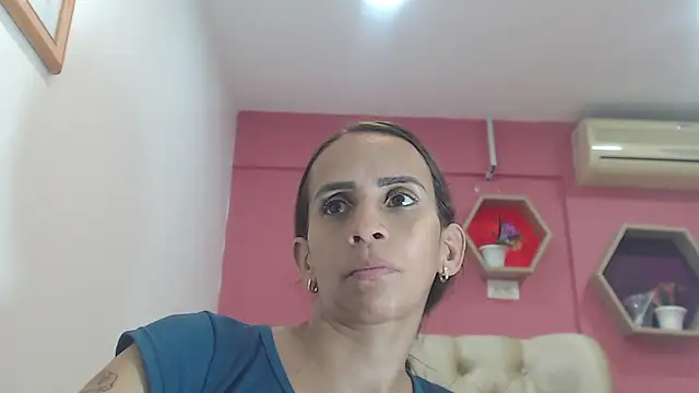 Snapshot of Amber_Moore chatting on 09/23/25, 10:02 Amber Moore online show from 09/23/25, 10:02