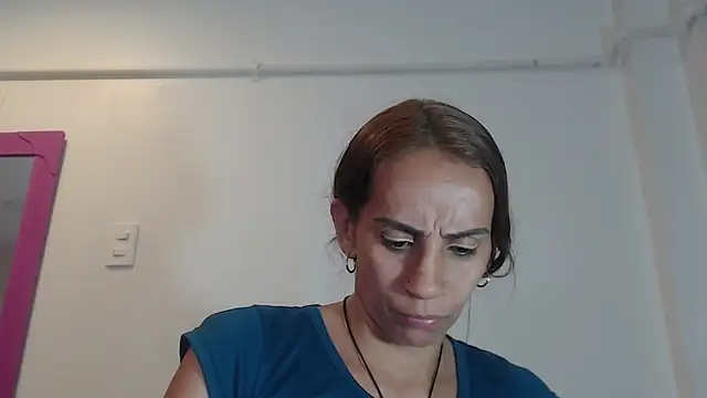 Snapshot of Amber_Moore chatting on 10/23/25, 01:38 Amber Moore online show from 10/23/25, 01:38