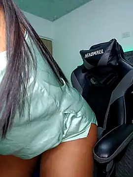 nashiira  online show from 02/03/26, 11:43