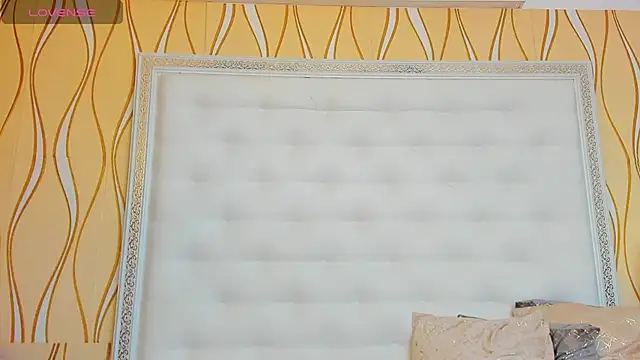 karissia online show from 03/04/25, 06:15