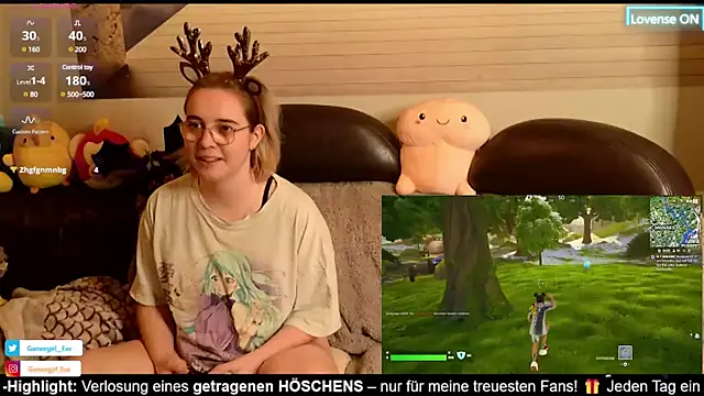 Snapshot of GamerGirl_Eve chatting on 12/20/24, 07:07 GamerGirl Eve online show from 12/20/24, 07:07