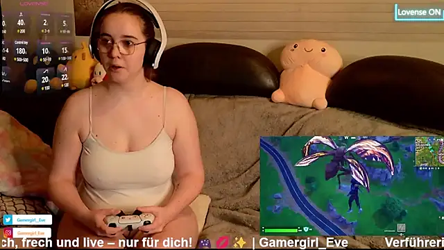 Snapshot of GamerGirl_Eve chatting on 01/24/25, 07:18 GamerGirl Eve online show from 01/24/25, 07:18