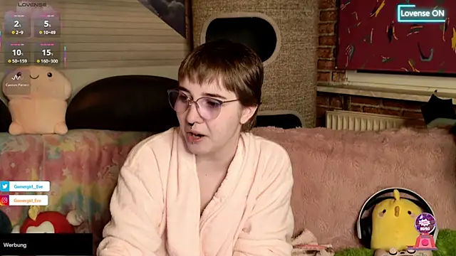 Snapshot of GamerGirl_Eve chatting on 09/11/25, 07:25 GamerGirl Eve online show from 09/11/25, 07:25