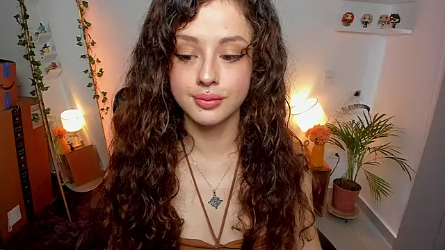 Cassandra Caiin online show from 06/05/26, 09:09