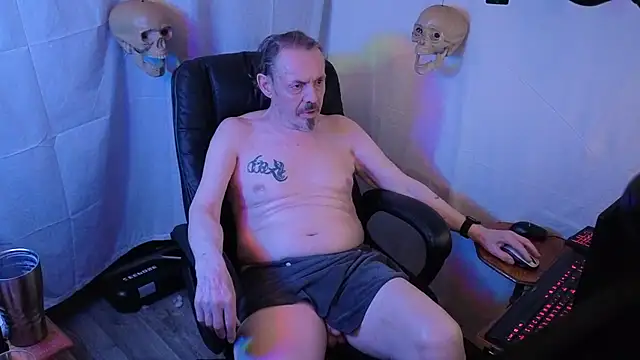 Snapshot of Richy__Rich_ chatting on 10/30/25, 08:16 Richy Rich online show from 10/30/25, 08:16