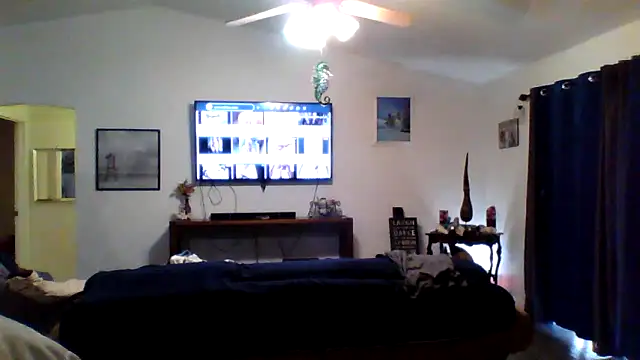 Snapshot of Yankeedave420 chatting on 01/02/25, 04:35 Yankeedave420 online show from 01/02/25, 04:35