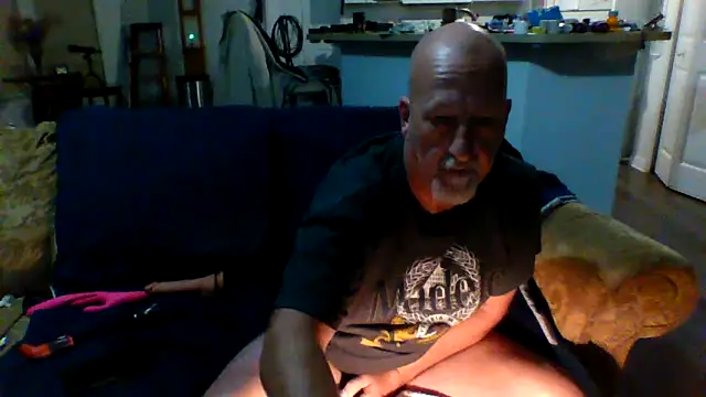 Snapshot of Yankeedave420 chatting on 01/08/25, 11:52 Yankeedave420 online show from 01/08/25, 11:52