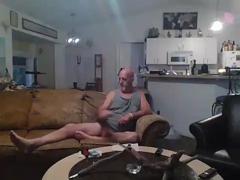 Snapshot of Yankeedave420 chatting on 02/21/25, 11:32 Yankeedave420 online show from 02/21/25, 11:32