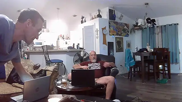 Snapshot of Yankeedave420 chatting on 03/04/25, 07:30 Yankeedave420 online show from 03/04/25, 07:30