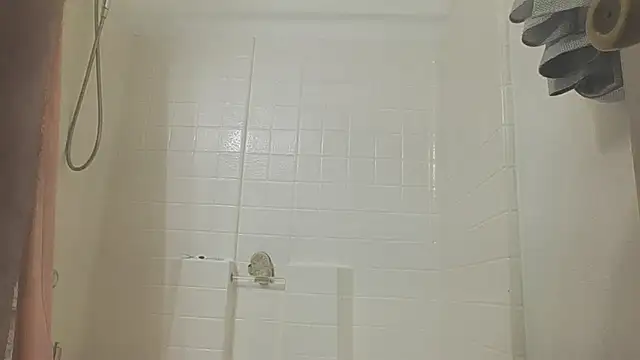 Snapshot of Yankeedave420 chatting on 10/23/25, 08:46 Yankeedave420 online show from 10/23/25, 08:46