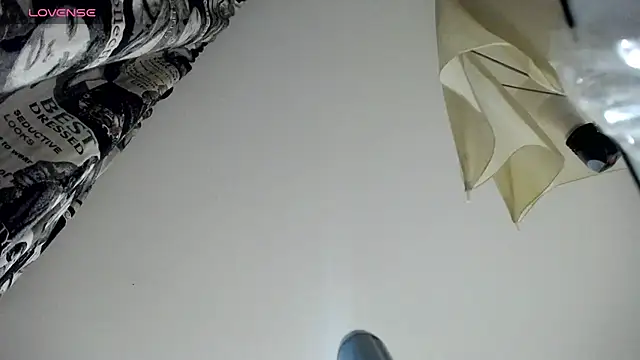 Snapshot of natahottt chatting on 02/14/25, 01:34 natahottt online show from 02/14/25, 01:34