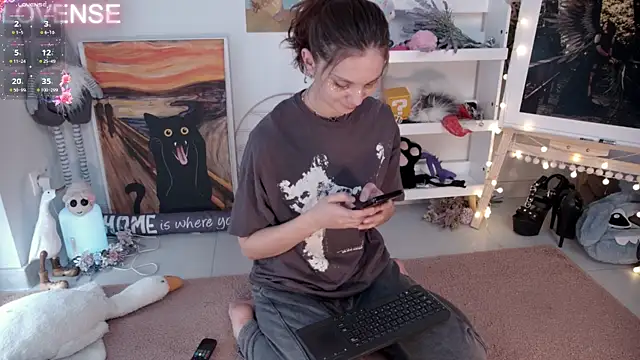 Snapshot of Careful_i_bite chatting on 01/31/25, 01:12 Careful i bite online show from 01/31/25, 01:12