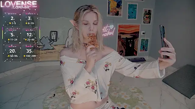 Snapshot of Careful_i_bite chatting on 09/24/25, 05:55 Careful i bite online show from 09/24/25, 05:55