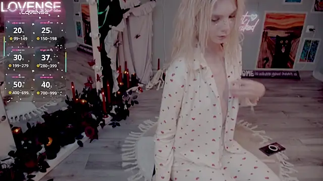 Snapshot of Careful_i_bite chatting on 11/08/25, 05:29 Careful i bite online show from 11/08/25, 05:29