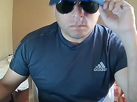 chicoguapo8 online show from 02/11/25, 09:35