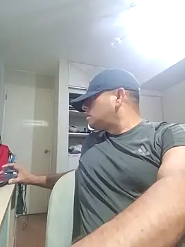 chicoguapo8 online show from 02/25/25, 05:41