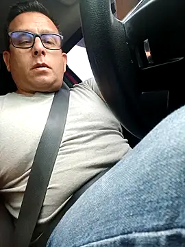 chicoguapo8 online show from 11/17/25, 10:26