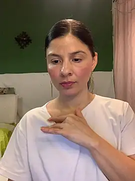 Estefani 32 online show from 02/13/26, 08:49