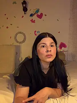 Estefani 32 online show from 04/01/26, 11:46