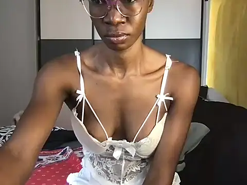 Snapshot of choco_petite chatting on 03/01/25, 04:47 choco petite online show from 03/01/25, 04:47